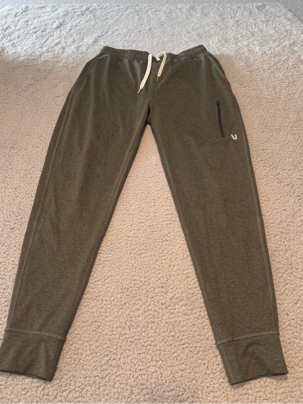 Vuori Sunday Performance Jogger Olive Size S Stretch Drawstring Pockets V416